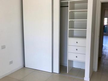 Semipiso de 2 ambientes con cochera - Lanús Oeste
