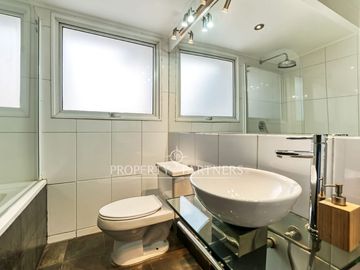 Linda casa remodelada cercana a Metro y centros comerciales, Los Dominicos