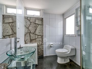 Linda casa remodelada cercana a Metro y centros comerciales, Los Dominicos