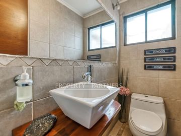 Linda casa remodelada cercana a Metro y centros comerciales, Los Dominicos