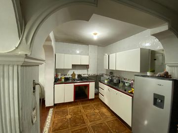 Venta de casa en barrio Cristóbal, Medellín