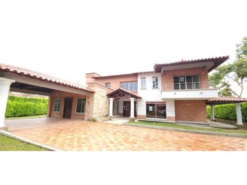RENTA HERMOSA CASA CAMPESTRE CERRITOS