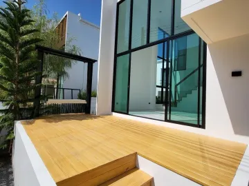 3 Bedroom Townhouse for sale at U Prompt
