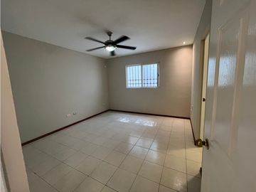 CASA EN VENTA EN PORTAL DEL NORTE