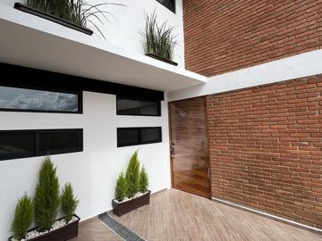 Casa Nueva en Venta - Privada sobre Av. San Antonio
