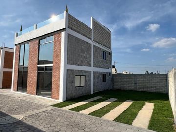 Casa Nueva en Venta - Privada sobre Av. San Antonio