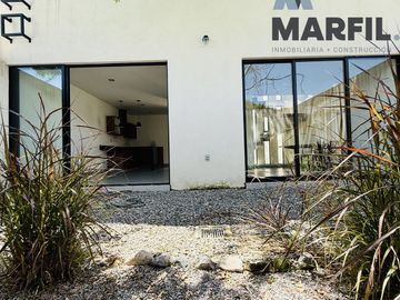 Casa de 4 Recámaras Zona Norte Residencial Colima ZENTRALIA Coto Privado