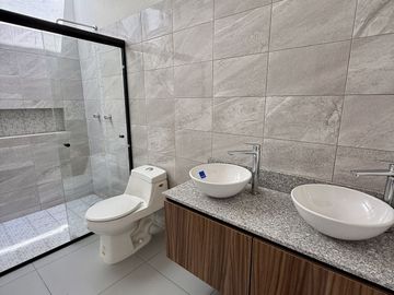 Casa de 4 Recámaras Zona Norte Residencial Colima ZENTRALIA Coto Privado