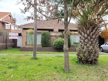 CHALET  3 DORMITORIOS , 3 BAÑOS - ZONA CAISAMAR
