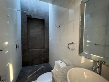 RESIDENCIA EN VENTA CAMPO DE GOLF TRES MARÍAS, ESPECTACULAR DISEÑO MODERNO CON J