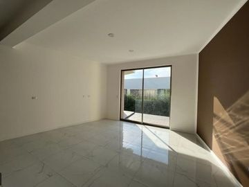 RESIDENCIA EN VENTA CAMPO DE GOLF TRES MARÍAS, ESPECTACULAR DISEÑO MODERNO CON J