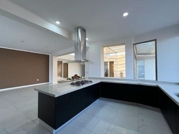 RESIDENCIA EN VENTA CAMPO DE GOLF TRES MARÍAS, ESPECTACULAR DISEÑO MODERNO CON J
