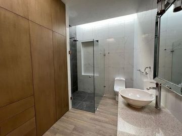 RESIDENCIA EN VENTA CAMPO DE GOLF TRES MARÍAS, ESPECTACULAR DISEÑO MODERNO CON J