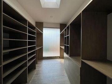RESIDENCIA EN VENTA CAMPO DE GOLF TRES MARÍAS, ESPECTACULAR DISEÑO MODERNO CON J