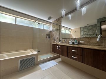 CASA EN VENTA ENVIGADO LOMA BENEDICTINOS