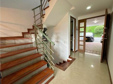 CASA EN VENTA EN ENVIGADO LOMA BENEDICTINOS