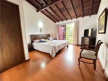 CASA EN VENTA EN ENVIGADO LOMA BENEDICTINOS