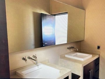 CASA EN VILLA MAGNA INTERLOMAS. Renta o venta