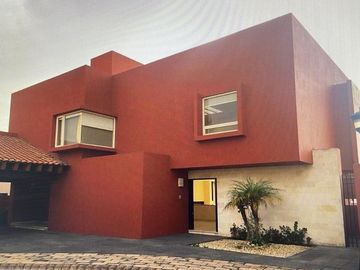 CASA EN VILLA MAGNA INTERLOMAS. Renta o venta