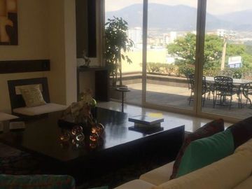 CASA EN VILLA MAGNA INTERLOMAS. Renta o venta