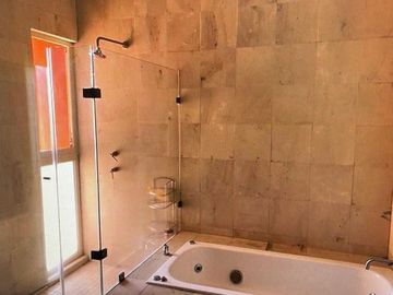 CASA EN VILLA MAGNA INTERLOMAS. Renta o venta