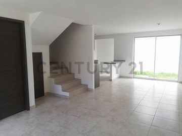 DE OPORTUNIDAD CASA POMASQUI