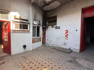 Casa con Departamento en venta en Piñeyro
