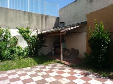 Casa en venta en Lanus Oeste