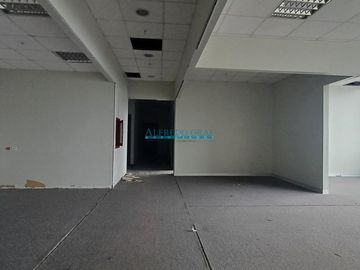 Locales Comerciales Venta AV. Victor Haya de la Torre - CHIMBOTE