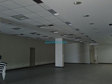 Locales Comerciales Venta AV. Victor Haya de la Torre - CHIMBOTE