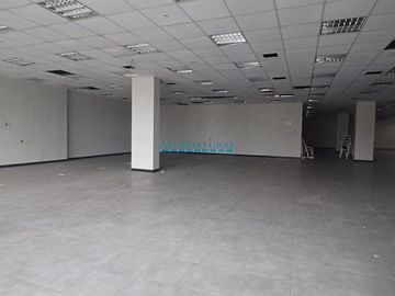 Locales Comerciales Venta AV. Victor Haya de la Torre - CHIMBOTE