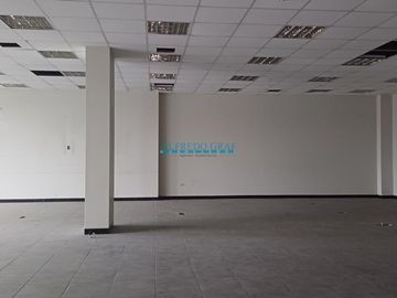 Locales Comerciales Venta AV. Victor Haya de la Torre - CHIMBOTE