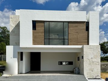 Casa en Venta en Monterrey, zona La Herradura, Carretera Nacional