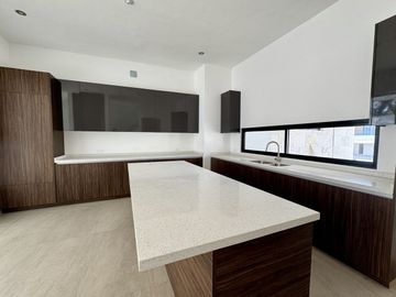 Casa en Venta en Monterrey, zona La Herradura, Carretera Nacional
