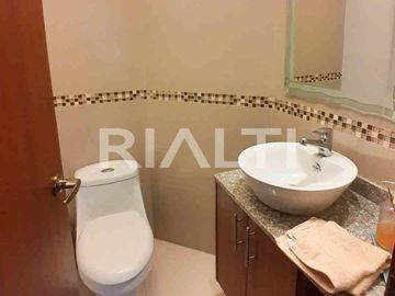 Casa en venta con terraza amplia, sector Armenia 1