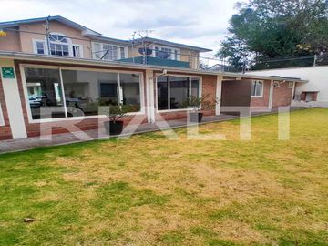 Casa en venta con terraza amplia, sector Armenia 1