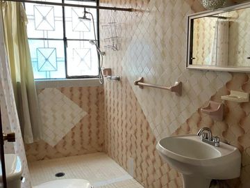 Casa en Venta en esquina.   Colonia Nueva Tenochtitlán, G.A.M., CDMX