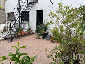Casa en Venta en esquina.   Colonia Nueva Tenochtitlán, G.A.M., CDMX