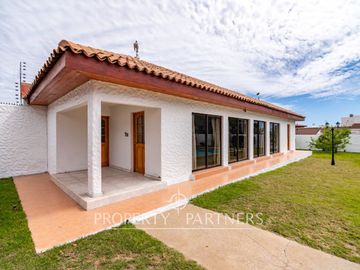 Casa de ensueño en Condominio Cerrado en El Rosario de Peñuelas