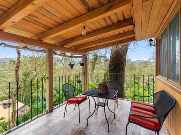 Casa Eva, El Tuito