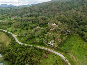 Casa Eva, El Tuito