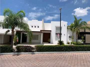 CASA EN VENTA, 2DA, SECC DE ALAMOS, QRO.