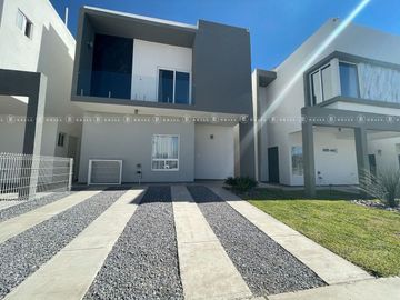 CASA EN VENTA  EN BOSQUES BOREALES , MODELO QUEBEC