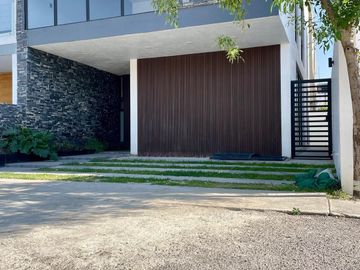 Casa  en Venta  Bosques Vallarta, Zapopan, Jal