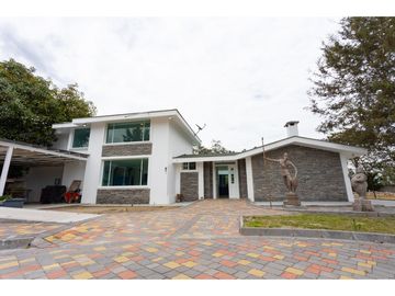 Guayllabamba, Proyecto Casa Club en Venta, 18 Suite, 43m2 c/u