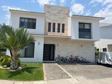 CASA EN VILLA PARAISO COUNTRY CLUB