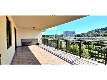 Vendo Apartamento en River Valley con vista a las montañas