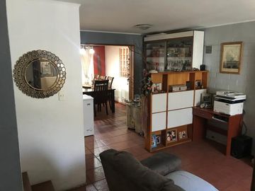 Lautaro/Calle Esdras - Casa - Venta