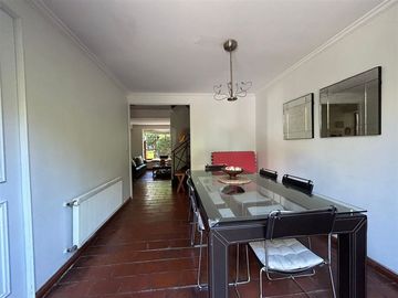 Casa en Venta en Amplia casa en el corazón de Vitacura. Alejandro Serani - La Llaveria. Colegio Sagrados Corazones de Manquehue