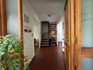 Casa en Venta en Amplia casa en el corazón de Vitacura. Alejandro Serani - La Llaveria. Colegio Sagrados Corazones de Manquehue